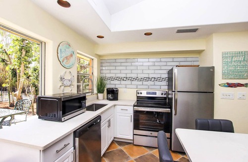 Captiva House | Life's a Beach: Walk to Private Beach & Village in 5 Minutes