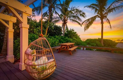 Holmes Beach House | Limefish Luxury | Gulf Front Pool | Sunset Views | Beach Access