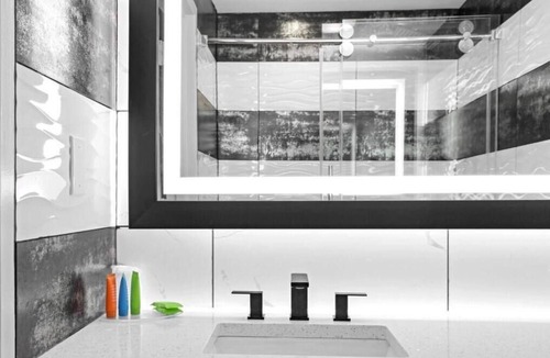 Norwood Hotel | LIV Hotel Bronx - Newly Built