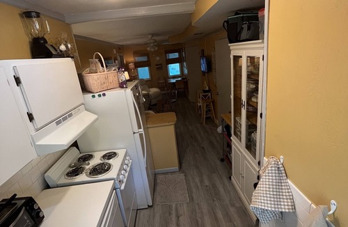 Pass-a-Grille Historic District Condo | Live Like A Local On The Beach In The Heart Of Pass-a-Grille In Two Br Condo.