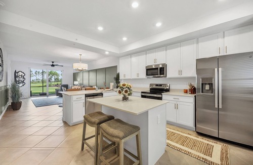 Venice Condo | Live the FL Country Club Life - UNLIMITED GOLF - 3min drive to ATL BRAVES