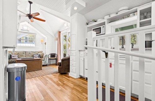 Seaside House | Located in Seaside - Sleeps 4