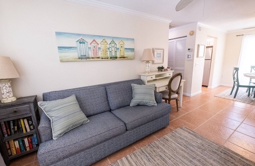 Ilexhurst Condo | LOCATION! Cabana just steps from the beach!
