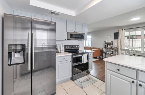 Citrus Park House | Logan's Hideway & Grill, 15 Minutes from Airport