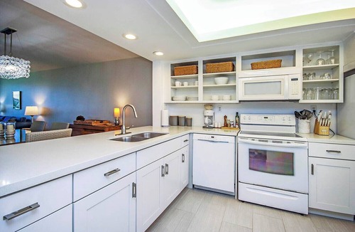 Sanibel Condo | Loggerhead Cay 533: Sanibel Island Vacation Rental | Beachfront Condo, Pool,