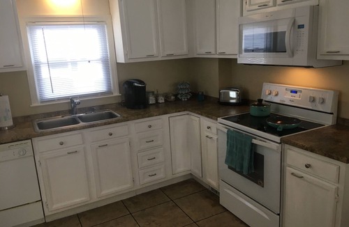 Longmeadow House | Longmeadow Ma 3 Bedroom Ranch