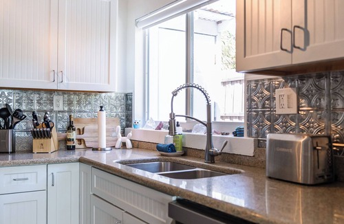 Englewood House | "Lost Loon" Oceanfront Cottage by Roxy Rentals