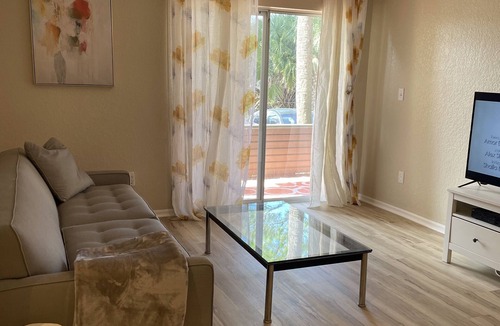 St. Petersburg Condo | Lovely 1 bed condo with pool, tennis, volleyballand racketball court