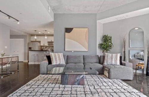 South Eola Apartment | Lovely 2Bdrm 2Bath Thorton Park Condo with secure parking