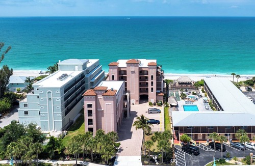 Englewood Condo | Lovely 3-Bedroom Beachside Condo