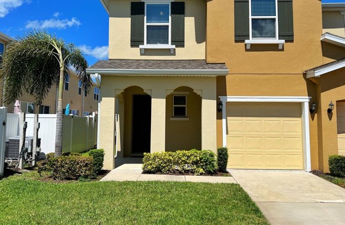 Indian Wells House | Lovely 4 Bed/3.5 bath townhome 13 min from Disney!