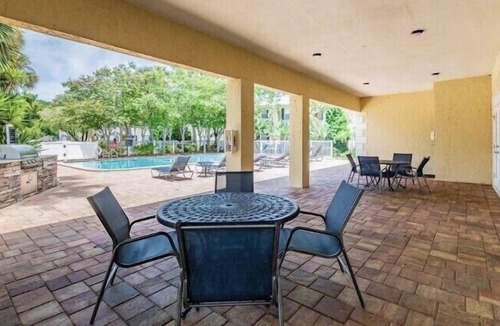 Anona Condo | Lovely condo with pool close to Indian Rocks and Clearwater Beach