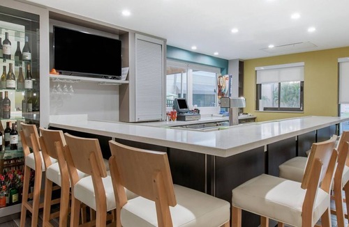Tropic House | Lovely Find! 3 Gorgeous Accommodations Close to Parks and Attractions!