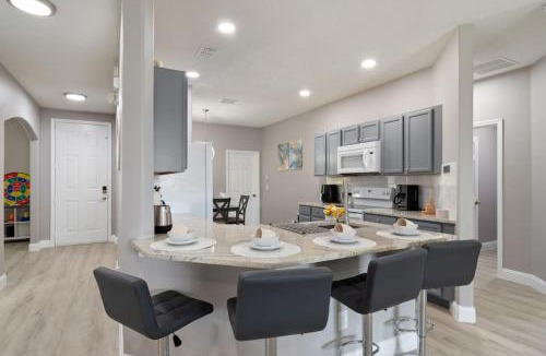 Sunset Ridge Villa | Lovely Villa Home Pool + Disney Adventure