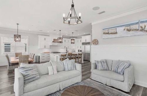 El Centro Beach House | LUX Family Heavenly Day Beachfront - Pool - Hot tub