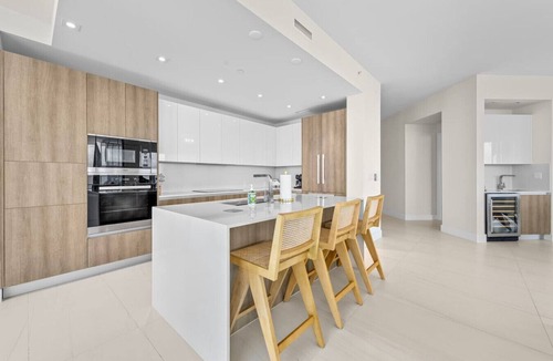 Singer Island Apartment | Lux High Rise -Ocean Front View Condo 2BR 2.5BA