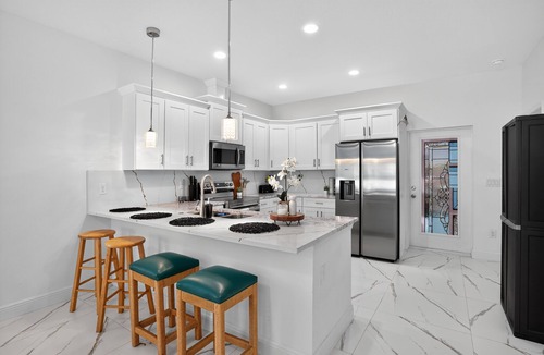 East Tampa House | LUX Home MINS to Tampa General Hospital & Ybor Strip