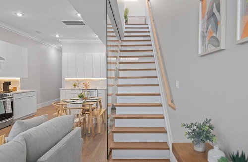 Jersey City House | LUX Home with FREE Parking & Private Rooftop Minutes to NYC & Metlife Stadium!