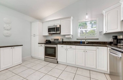 Juno Beach House | Luxe 2BD/2BA w/Heated Pool & 5 Mins to the Beach