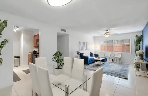 SoHo Apartment | Luxe Bayshore Escape | Pool, Gym, & Parking