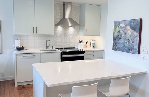Seagrove Beach Apartment | Luxe Seagrove Studio on 30a- 2 Minute Walk to the Beach!
