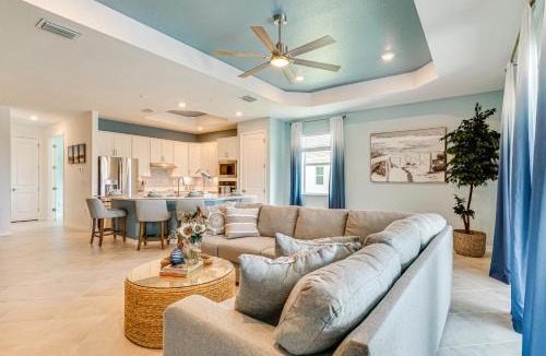 Venice House | Luxe Venice Gem w/Outdoor Pool & Hot Tub