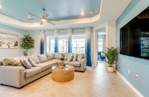 Venice House | Luxe Venice Gem w/Outdoor Pool & Hot Tub