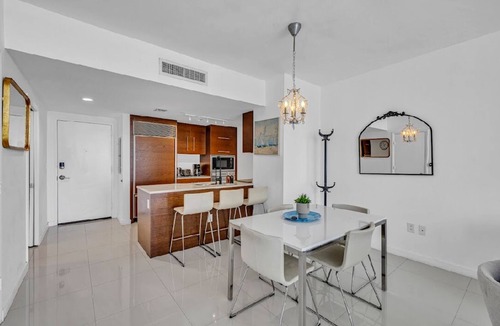 Downtown Miami Apartment | LUXORA 2BR 1 BA 16TH FLOOR W -FREE SPA