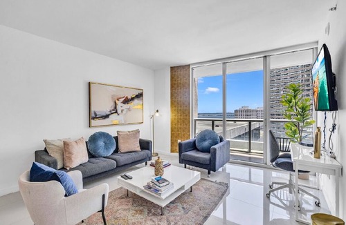 Downtown Miami Apartment | LUXORA 2BR 1 BA 16TH FLOOR W -FREE SPA
