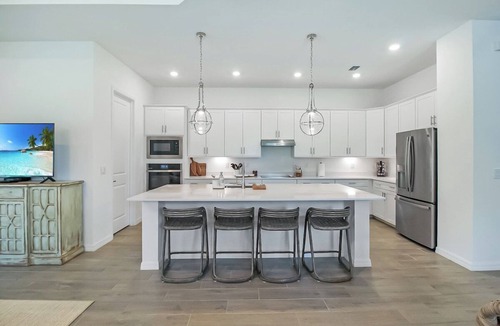 Venice House | Luxurious 4BR in Wellen Park - Pool home - Golf membership included - Florida Sanctuary