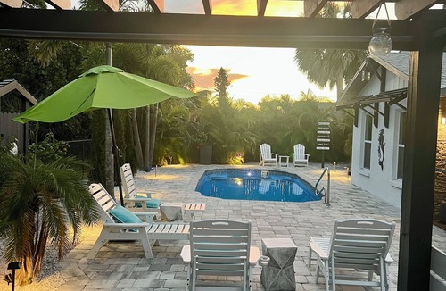 South Venice House | Luxurious Coastal 3 bed 2 Bath Private Pool minutes from Beach