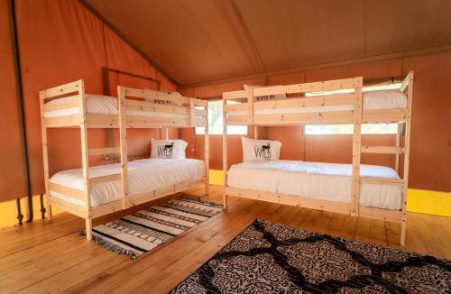 Braden River Other | Luxurious Deluxe Safari Tent with King Bed and Outdoor Fire Pit in Bradenton, Florida