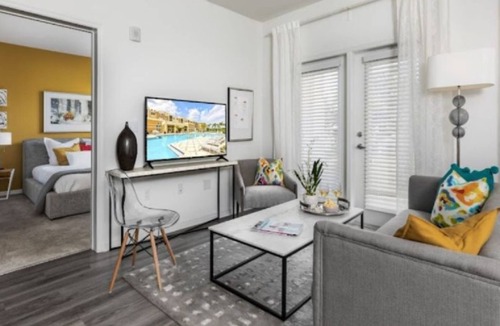 Riverview Apartment | Luxurious fully furnished suite near hospital's!