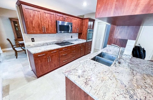 Cutler Bay House | Luxurious Oasis - Heated Salt Pool - Pool Table - 4BR Near Miami