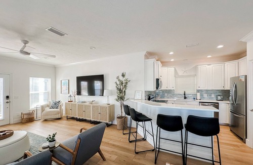 Laguna Beach Estates House | Luxurious PCB Retreat –Steps to Beach, Spacious ,Prime Location ,Guest Favorite