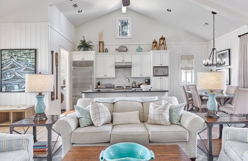 Palmetto Bluff House | Luxurious Pet-Friendly Cottage, Private Courtyard with Fireplace & Spa