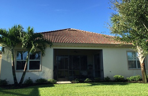 Bonita Springs Villa | Luxurious tropical villa in Bonita Springs - relax and enjoy the sun - gated
