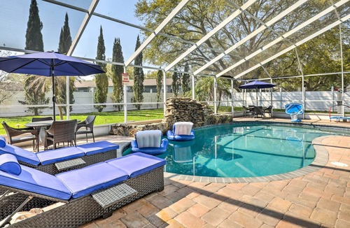 Lake Magdalene Villa | Luxurious Villa with Heated Pool, Theatre, Gym, Bar, BBQ, Office!