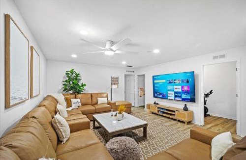 Indian Trails House | Luxury 10BR FREE pool heat, Hot Tub, & Game Room