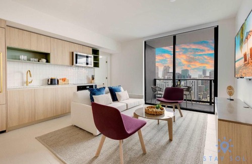 Downtown Miami Apartment | Luxury 2 Bedrooms Balcony Pool & Gym