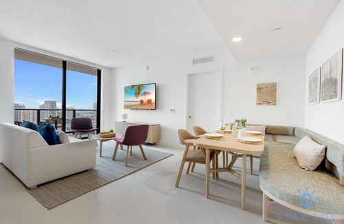 Downtown Miami Apartment | Luxury 2 Bedrooms Balcony Pool & Gym