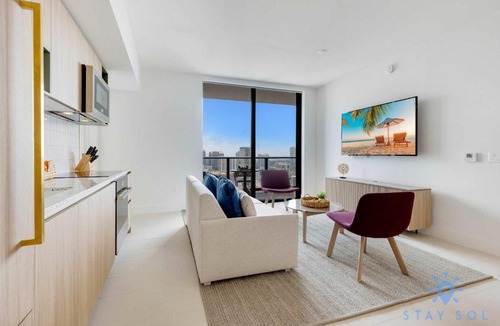 Downtown Miami Apartment | Luxury 2 Bedrooms Balcony Pool & Gym