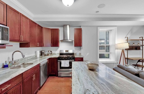 Southwark Apartment | Luxury 2BD | 3 Beds | Queens Village