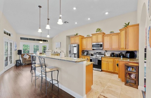 East County Civic Group House | Luxury 4 bedroom 3 bath with pool and office in Valrico