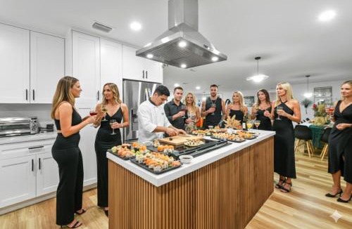 Hunt Club House | Luxury 5BR 17 Beds Retreat Pool Spa Sauna