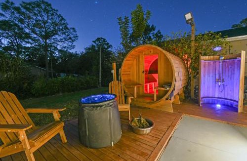 Hunt Club House | Luxury 5BR 17 Beds Retreat Pool Spa Sauna