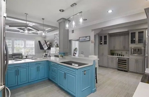 Thornton Park House | LUXURY 6000 sqft Mansion Downtown Orlando 6BR/5BA SLEEPS 14 Arcade Rooftop Deck