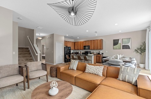 Kissimmee House | Luxury 6BR/4BA Villa with Beautiful Lake Views near Disney & Universal Parks