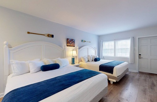 Lower Township Hotel | Luxury and Space in a Double King Room