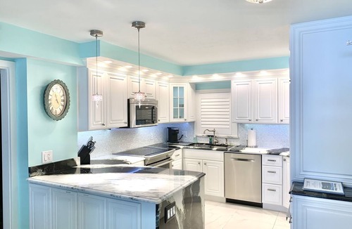 Fort Myers Beach Condo | Luxury Beachfront 5th Floor, 2 Bedroom (King, Full, Twin Bunks) Sleeps 6